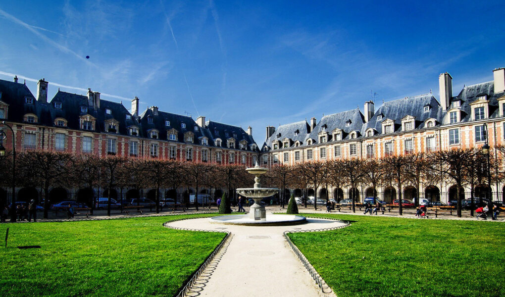 Paris Marais Place des Vosges