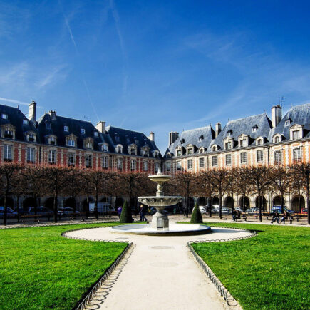 Paris Marais Place des Vosges