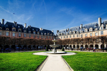 Paris Marais Place des Vosges